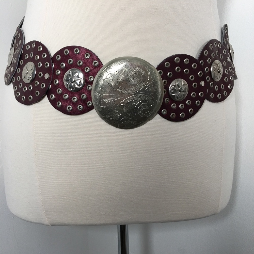HOST PICK, hand crafted leather belt w/etched buck
